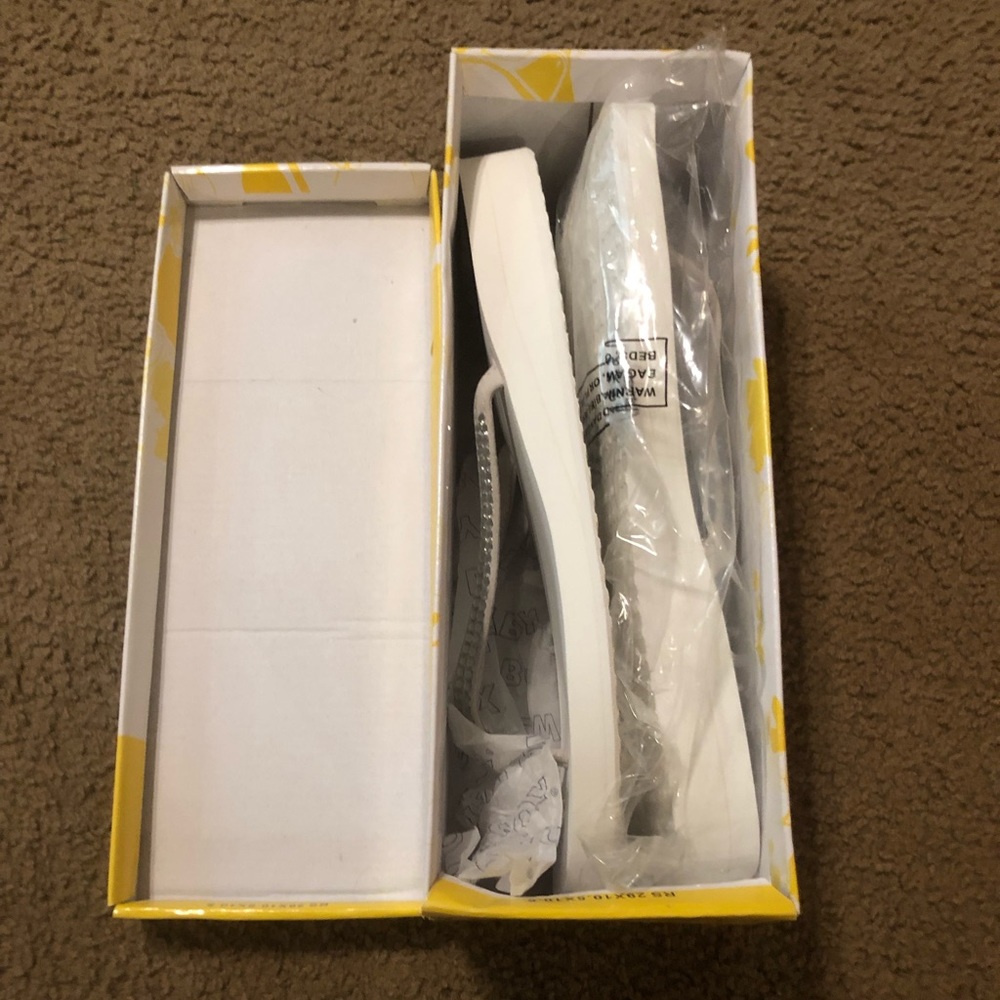 Brand new** Yellowbox Jello White Size 11